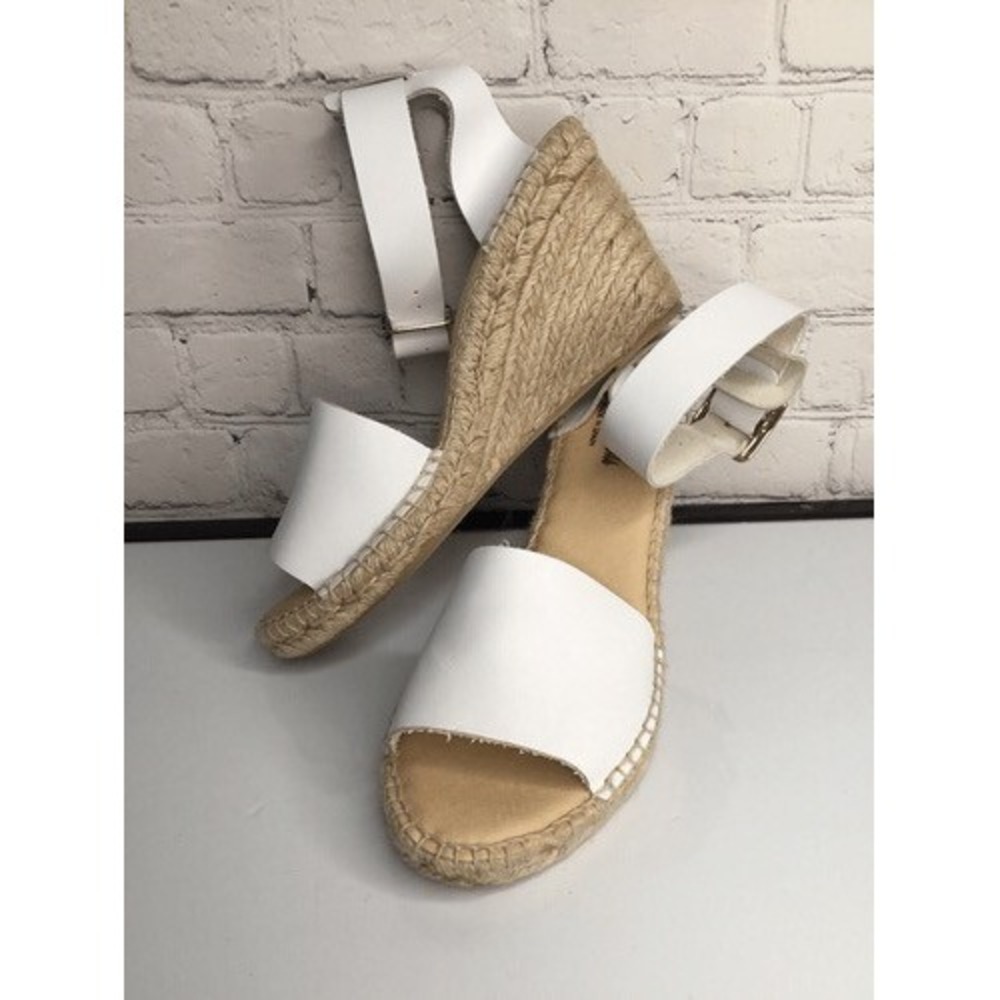 NWOB Neiman Marcus White Ankle Strap Wedge Sandals Women 9B Spain Leather